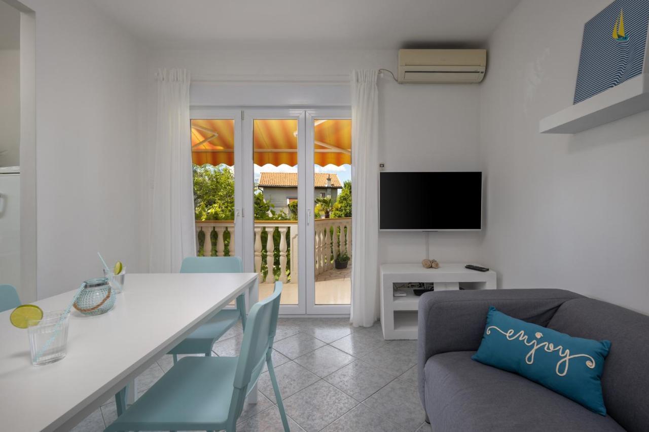 Apartment App Blue, Selce