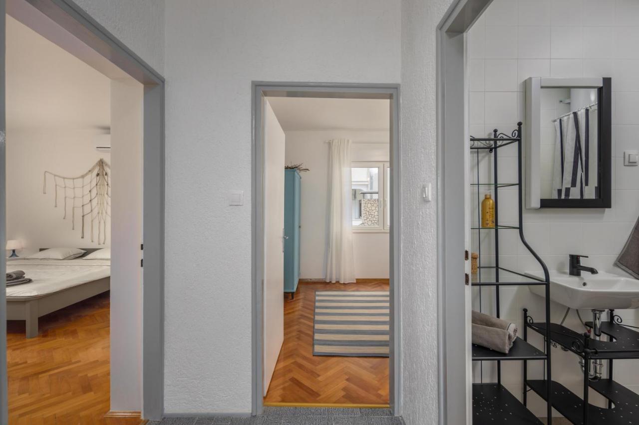 Apartment App Blue,